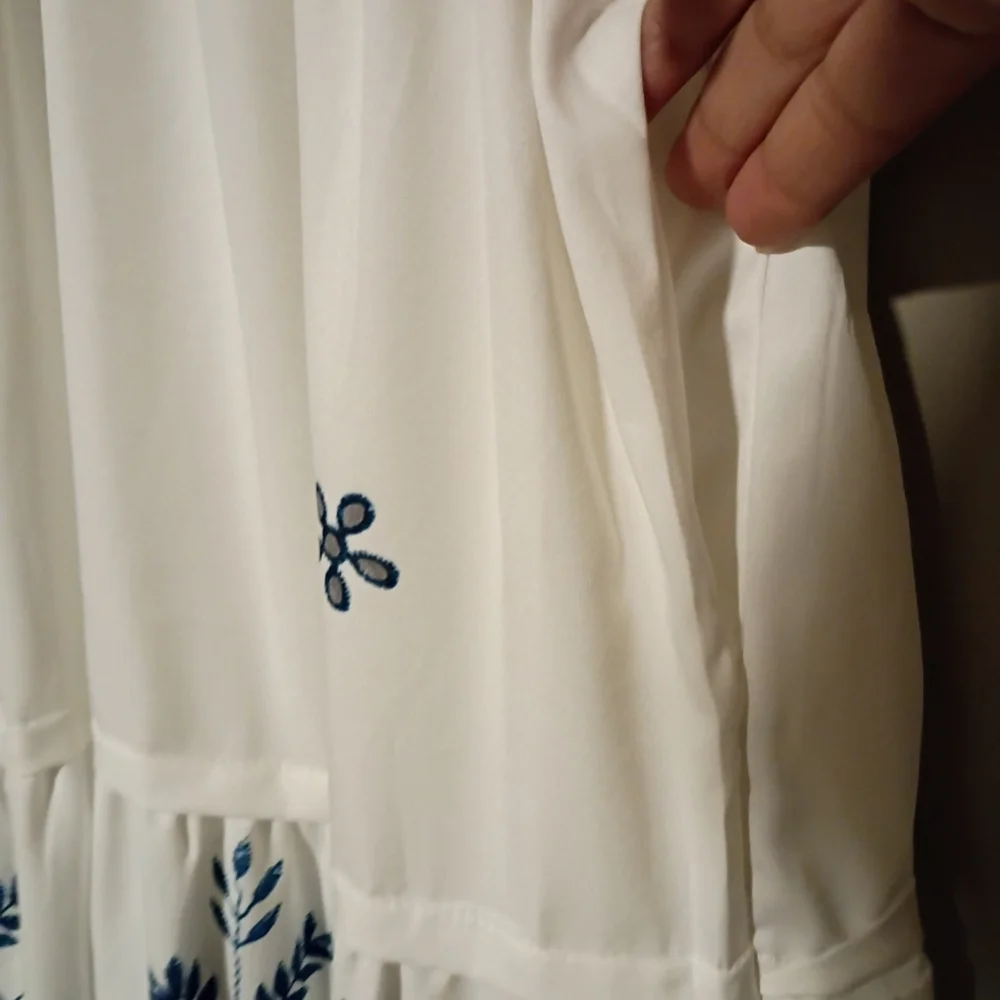 Anthropologie Elegant White and Blue Embroidered Dress Size L - Picture 3 of 10